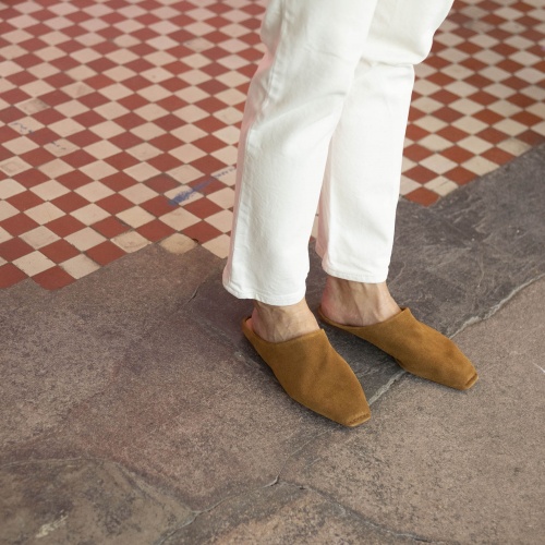 Bayit slides, caramel velvet | Balagan Studio