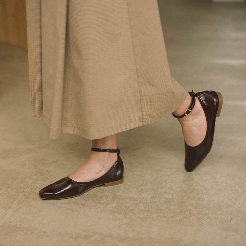 Bijoux Ballerina, burgundy gloss | Balagan Studio