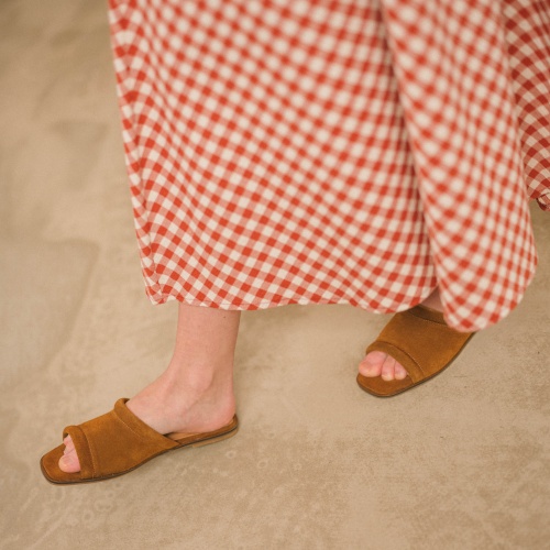 Karit slides, caramel velvet | Balagan Studio