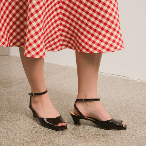 Sara Sandals, glossy brown | Balagan Studio