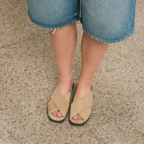 Axel Slides, wheat velvet | Balagan Studio