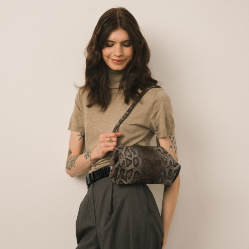 Hug bag torebka M, brązowy wzór pytona | Balagan Studio